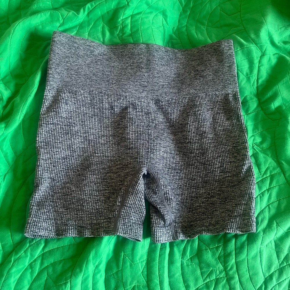 High-Rise Seamless Heather Gray Ribbed Biker Shorts